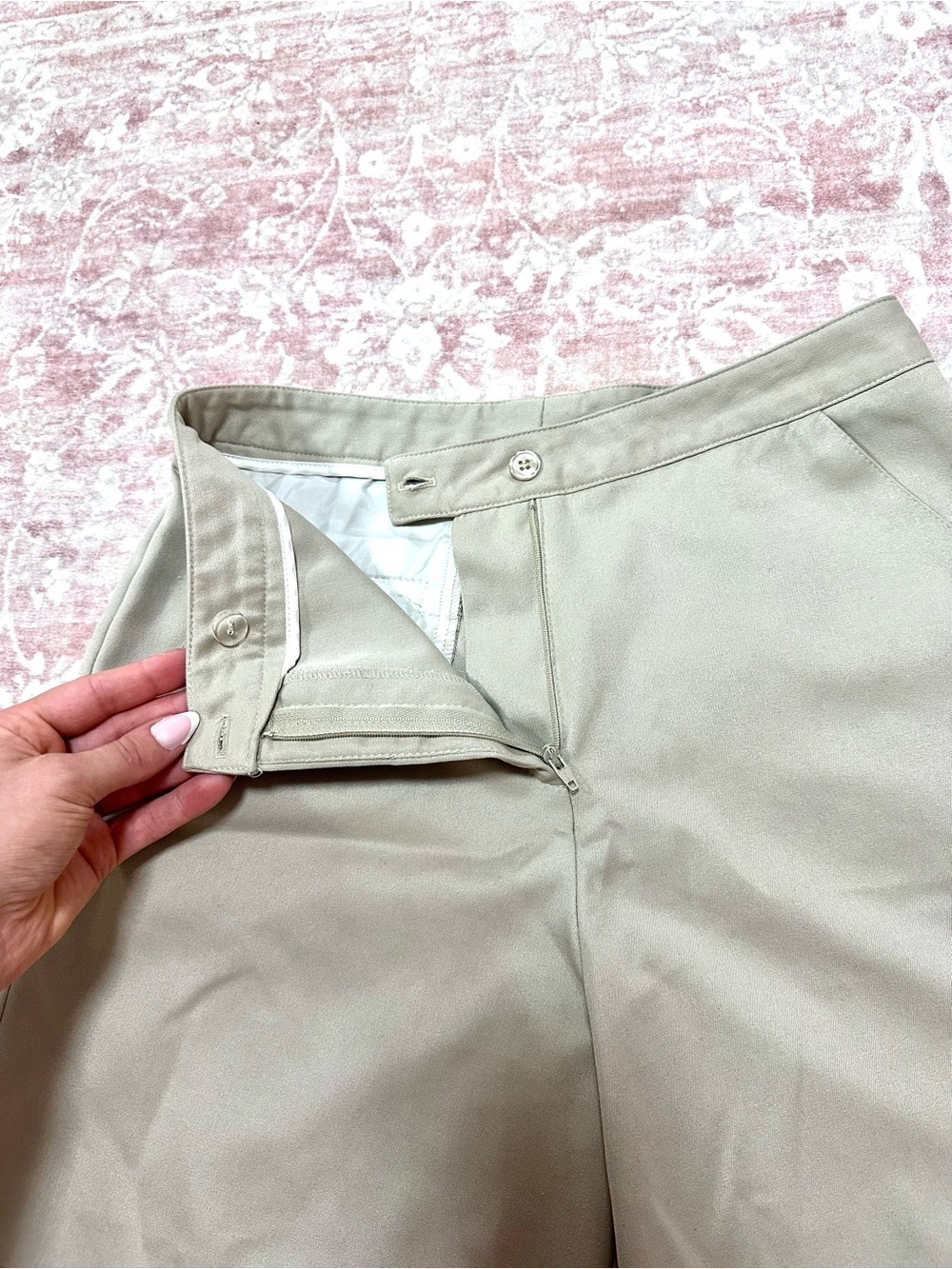 Vintage ⚜️ Lily’s Beverly Hills Tan High Waist Shorts - Picture 4 of 11